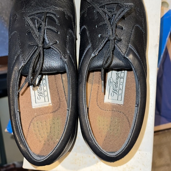 Like new women’s Worthington sport size 9. Medium shoes in black - Picture 7 of 8